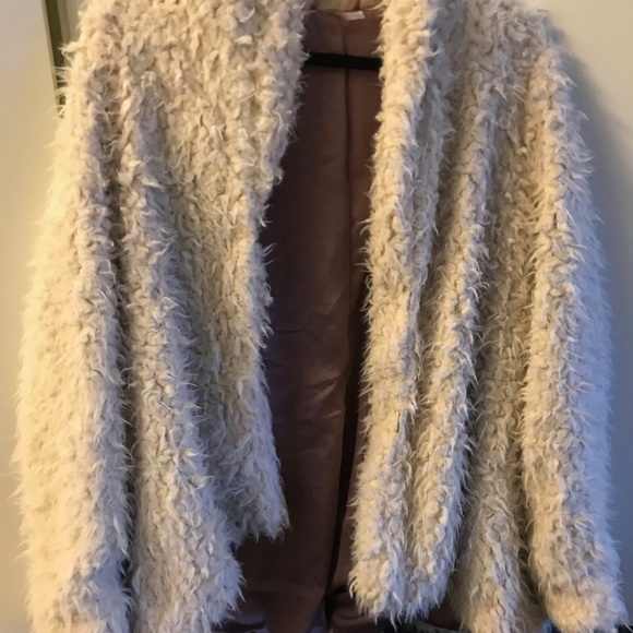 SOLD OUT fuzzy white free people jacket - Picture 3 of 3
